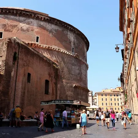 On The Pantheon Square Apartment